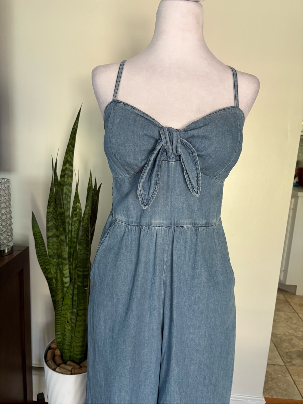 🎾Spaghetti Strap Denim Jumpsuit - Picture 2 of 11